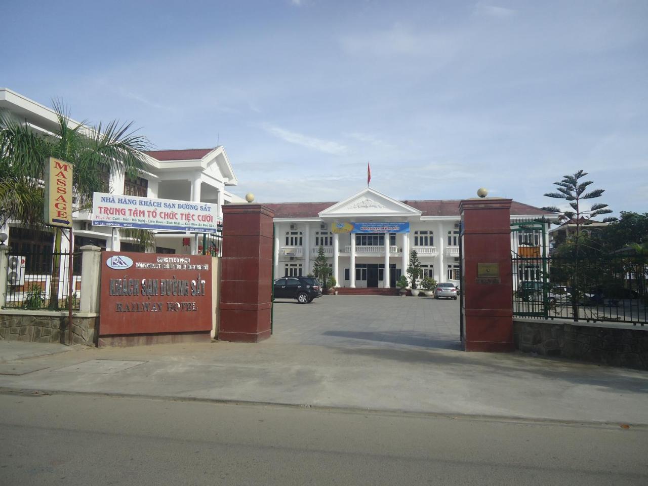 Hue Railway Hotel Buitenkant foto